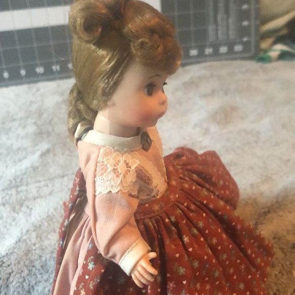 Madam Alexander # Meg from “Little Women “#408 Miniature Showcase - Picture 10 of 16